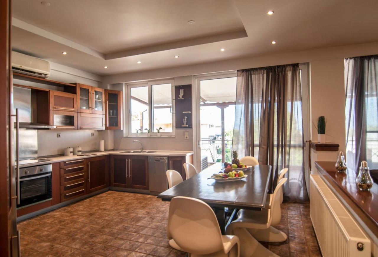 Akrata'S Elegant Luxury Suite Екстериор снимка