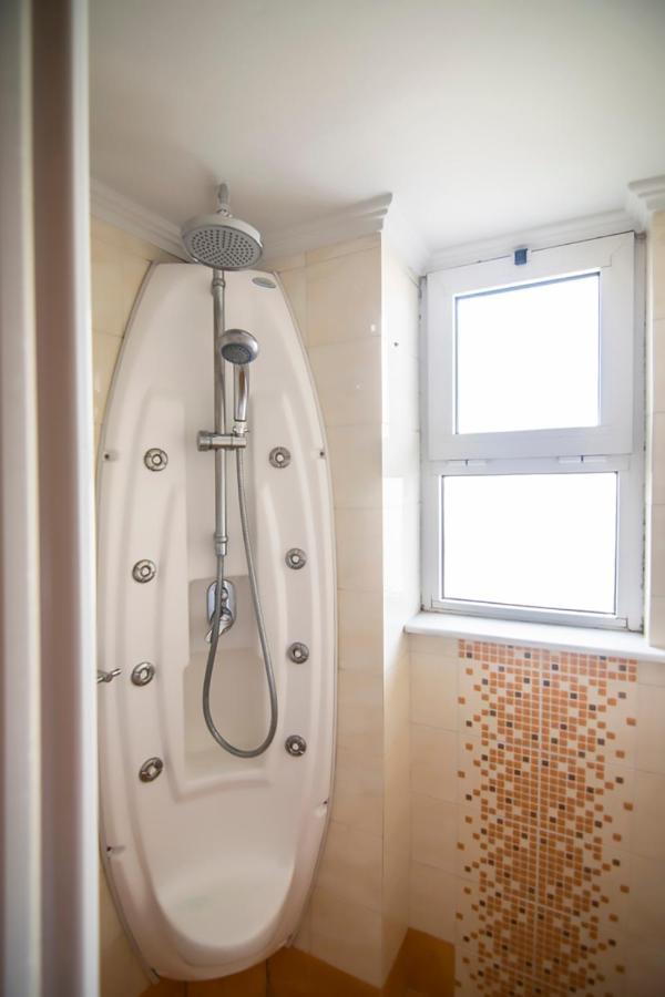 Akrata'S Elegant Luxury Suite Екстериор снимка